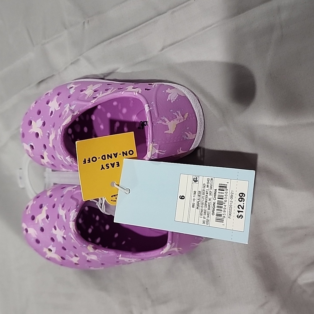 NWT baby/toddler unicorn slip on - Picture 3 of 7